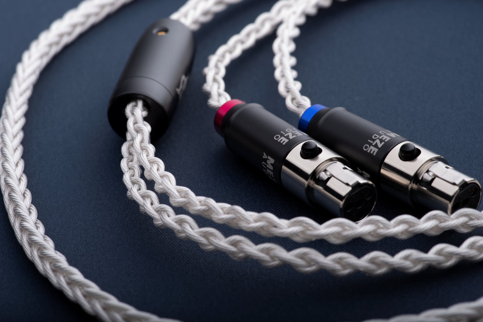 Meze Audio Empyrean and Elite Silver Plated PCUHD upgrade cable Balanced 4pin XLR - 2,5m (120x80)