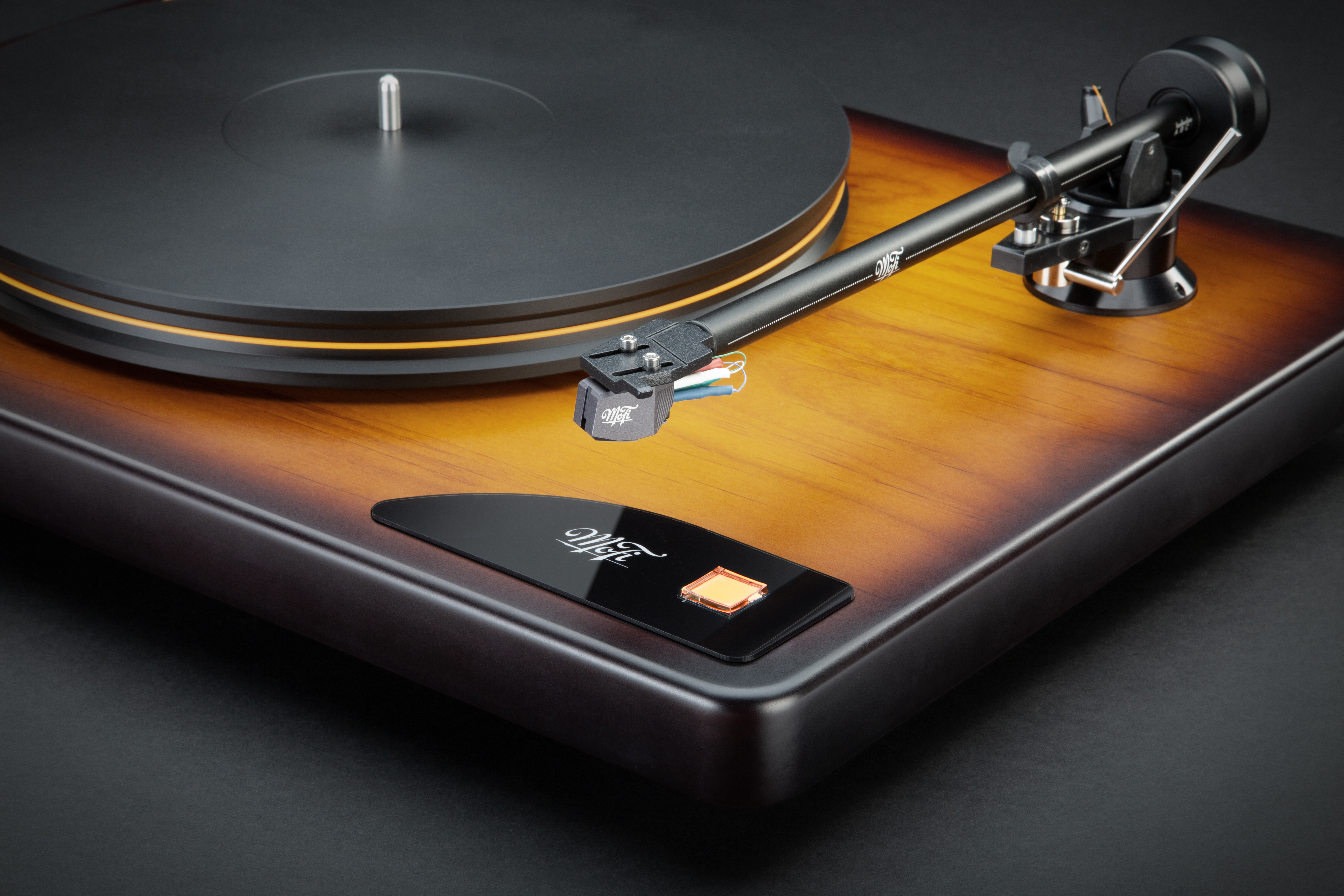 MoFi Electronics x Fender American Vintage 