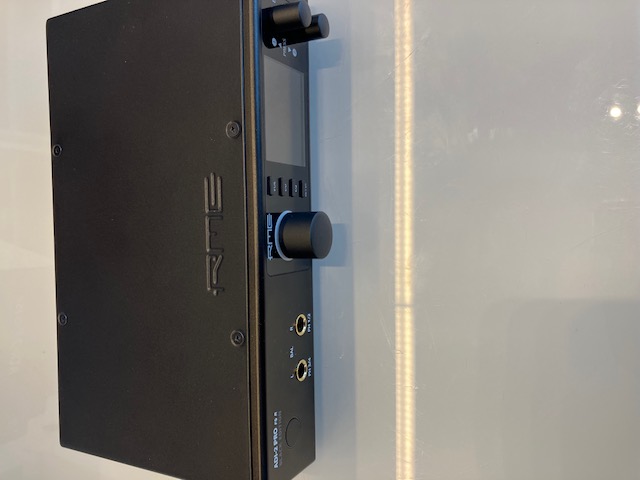 RME ADI-2 PRO FS R  (80)