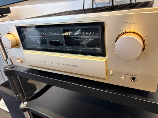 Accuphase E-4000 (80)