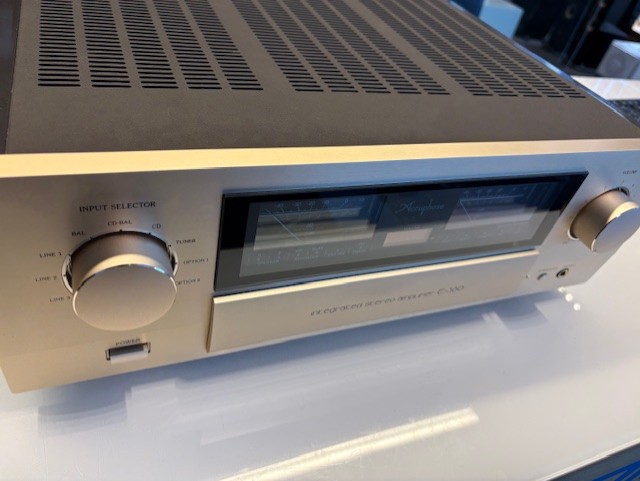 Accuphase E-360