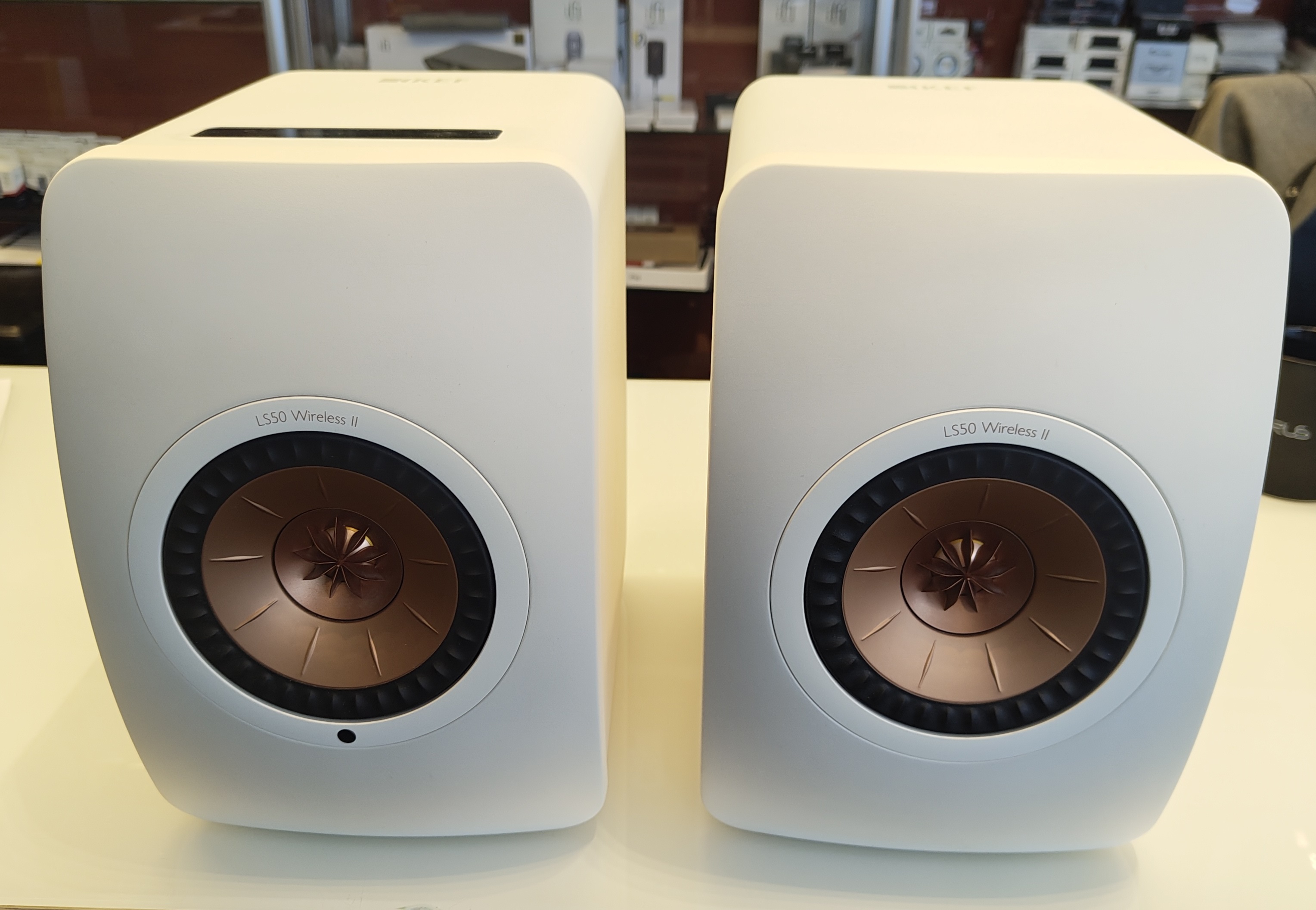 KEF LS50 Wireless II + S2 jalat