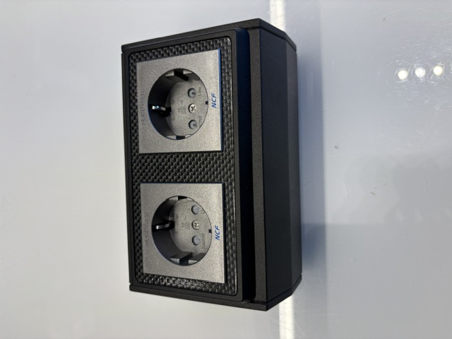 Furutech FT-SWS-D NCF (R)